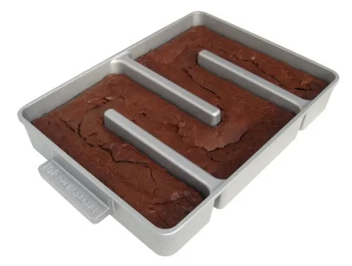 Baker's Edge Nonstick Edge Brownie Pan