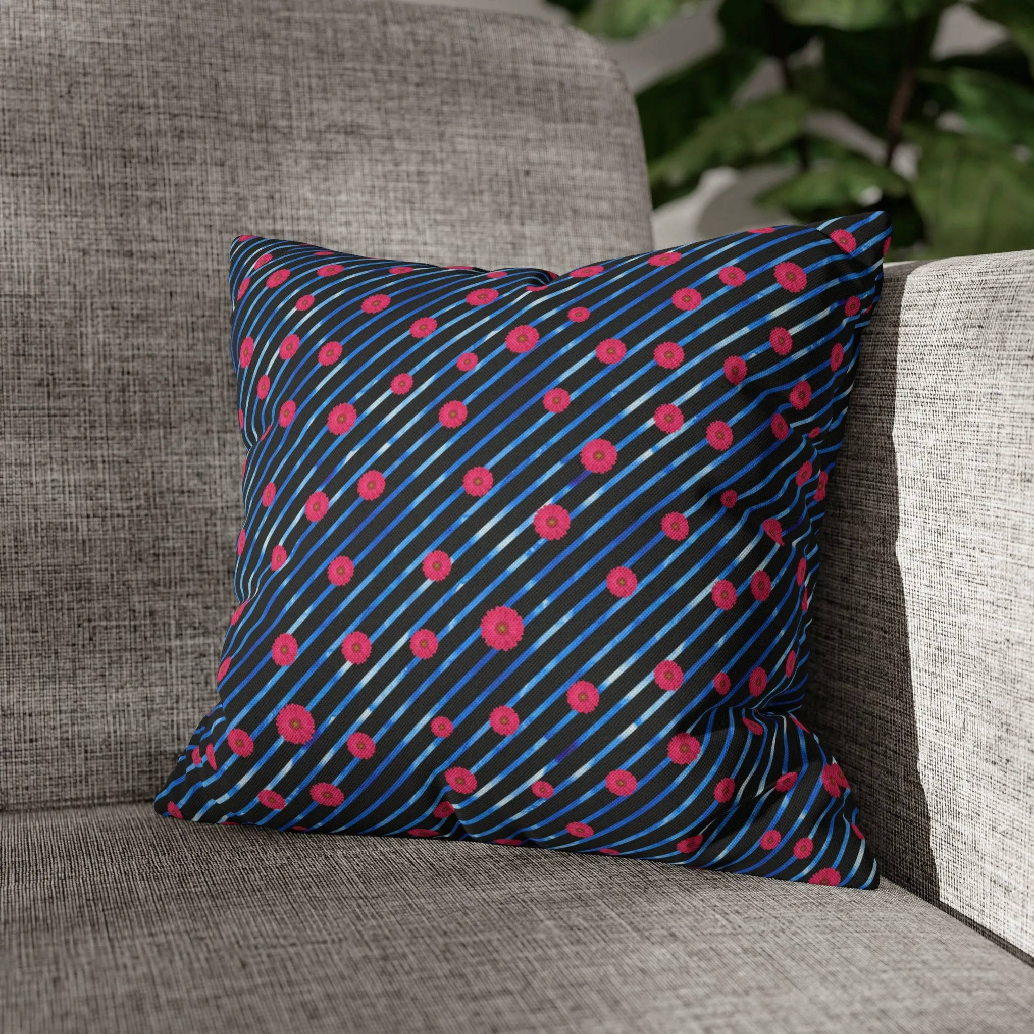 Chic Pink Daisy Decorative Pillow Cover - Sophisticated Home Accent