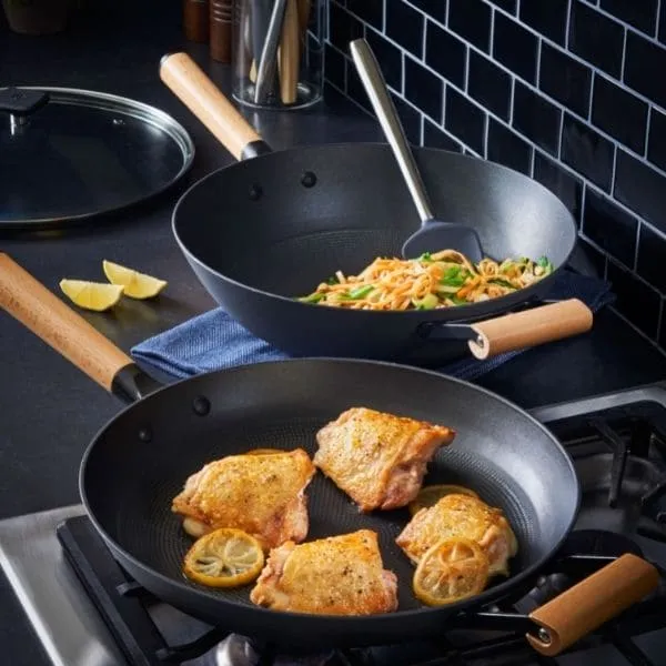 Classic Non-Stick Cast Iron Frypan, 32 cm