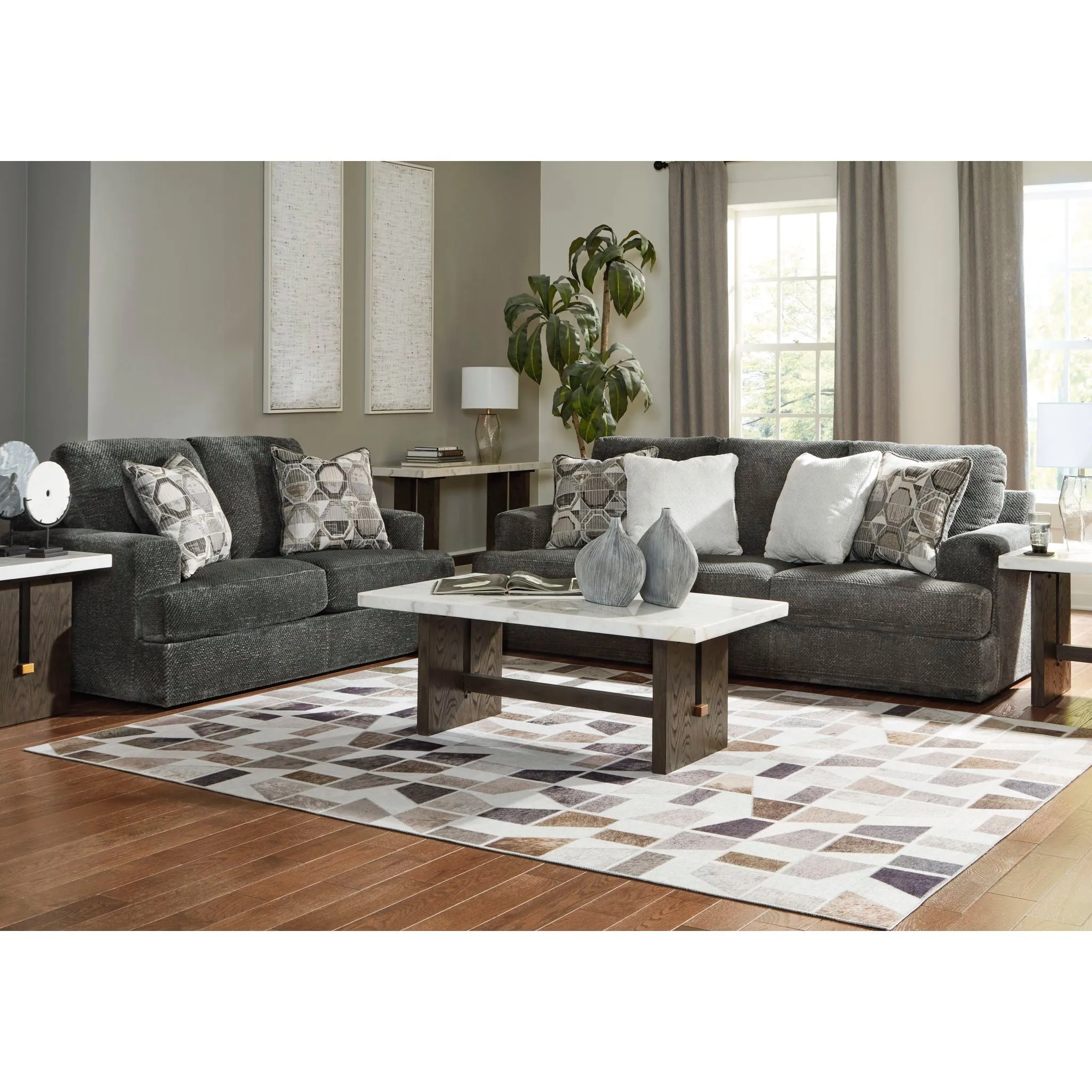 Karinne Loveseat