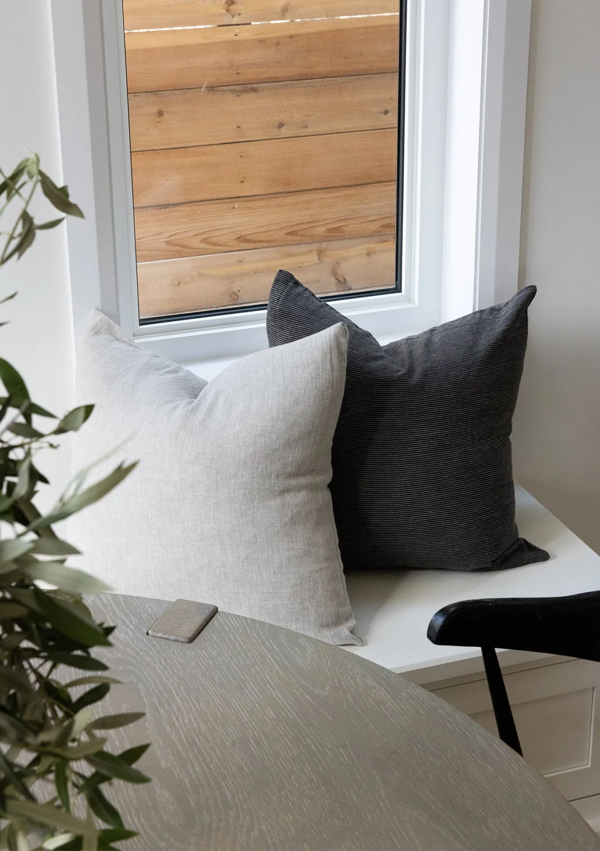 Loiri Linen Pillow Cover