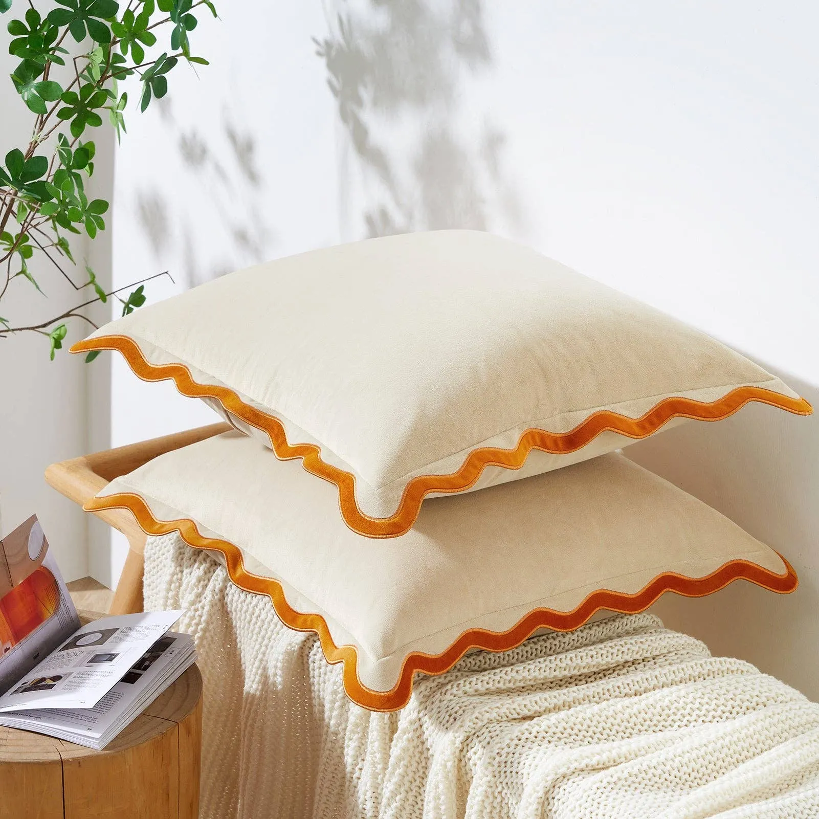 Maleku Pillow with Insert- Yellow/Cream: 18x18 inch