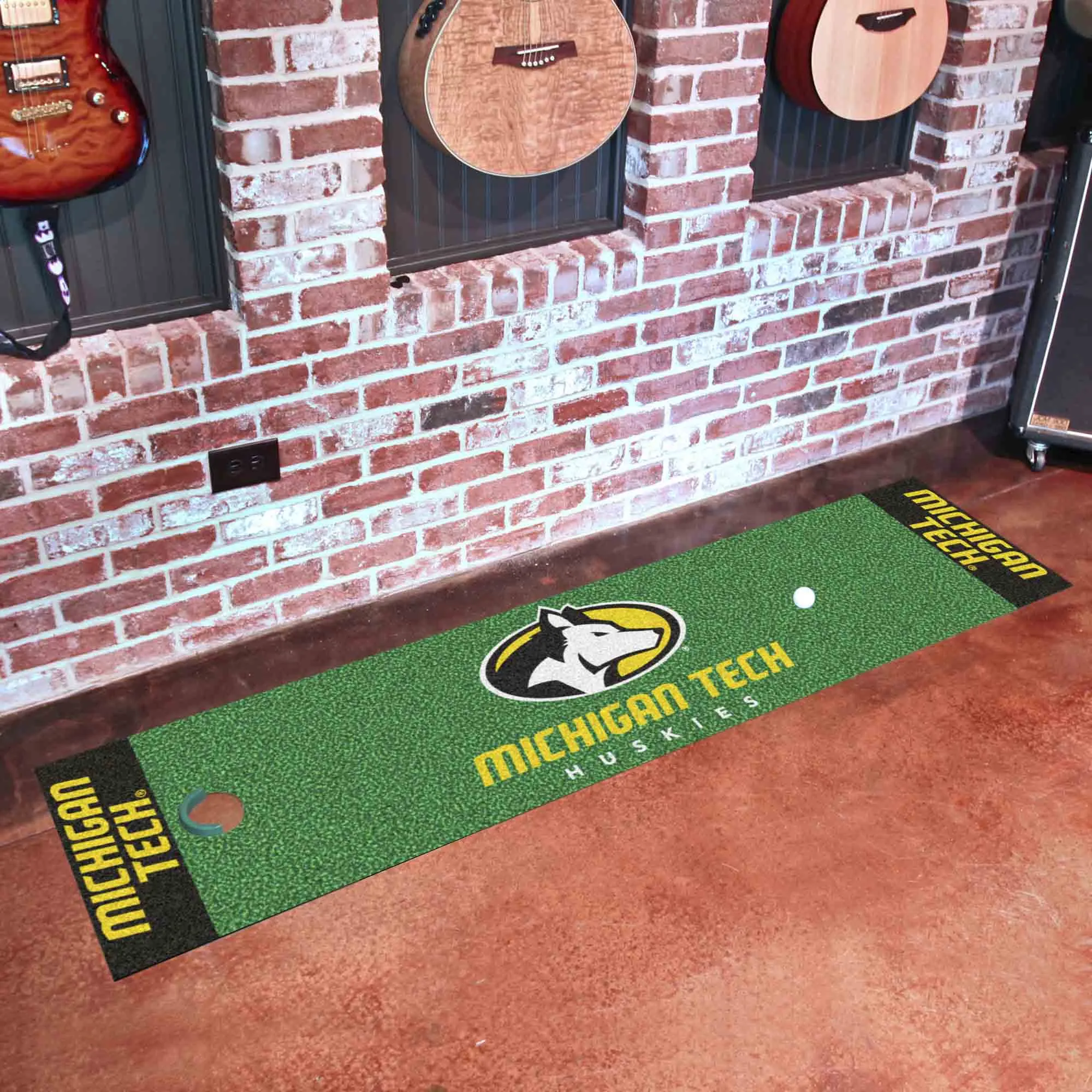 Michigan Tech Huskies Putting Green Mat - 1.5ft. x 6ft.